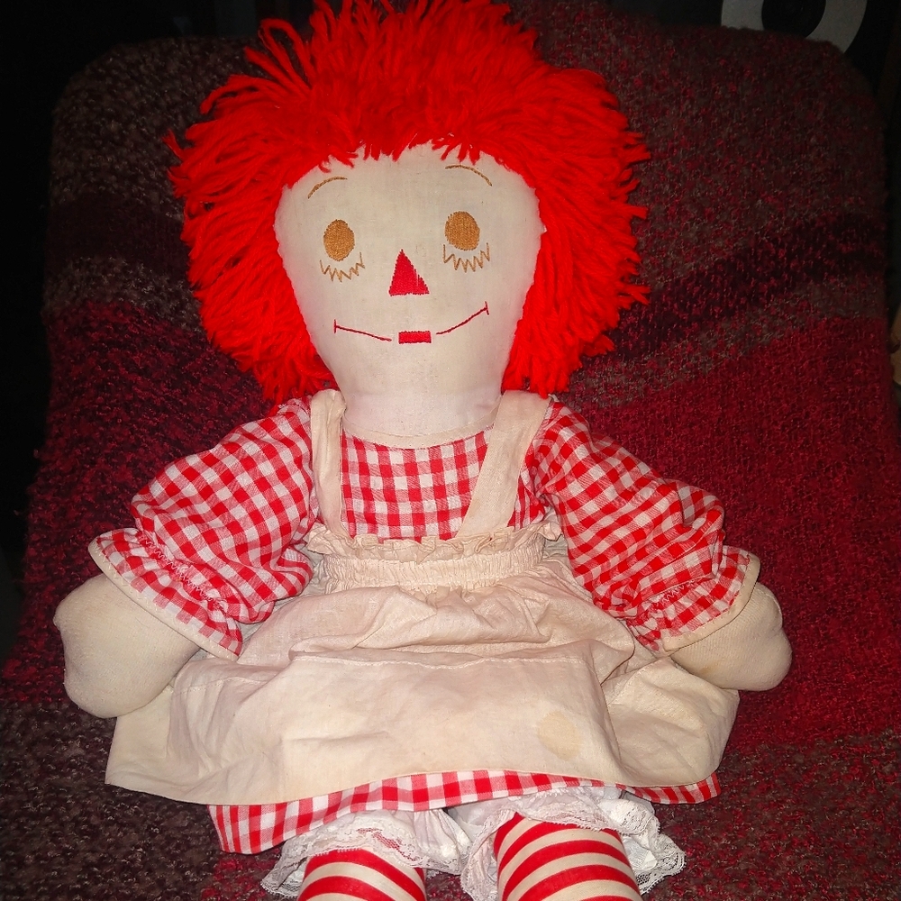 Vintage rag doll (Raggedy Ann)